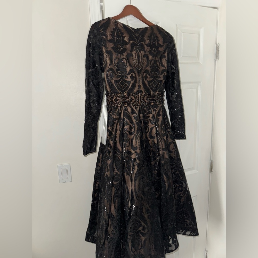 Mac Duggal formal sequined Dress - Picture 4 of 6